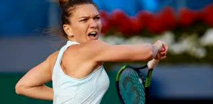 Simona Halep revine pe teren luni, în optimile de la Australian Open.