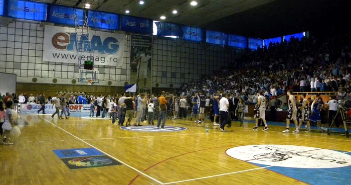 Majoritatea competiţiilor importante sunt găzduite de Sala Sporturilor