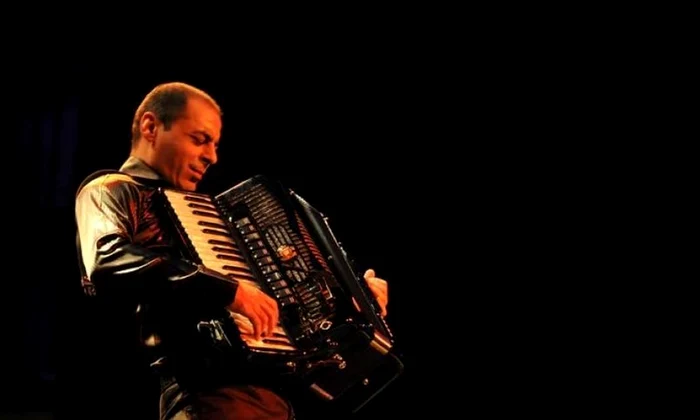 Emy Drăgoi şi republica acordeoanelor din Ploieşti jpeg