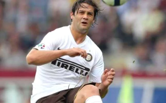 FOTBAL: Cristi Chivu, doar rezervă la Inter Milano în remiza cu Bari (VIDEO)