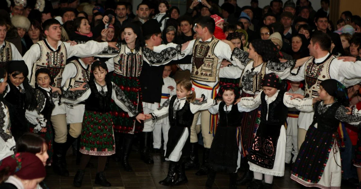 Braşov: Ceremonia s-a finalizat cu un bal şi un spectacol 
