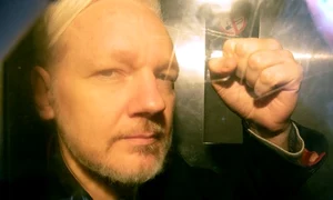 julian assange inchisoare jpeg