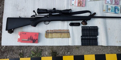 arme confiscate in urma perchezitiilor foto politia romana png