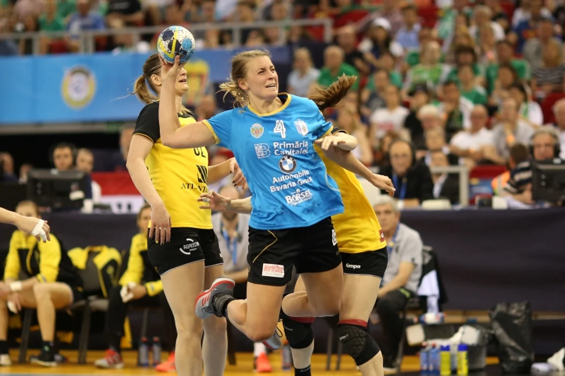 Isabella Gulden speră să revină pe teren la jumătatea lunii noiembrieFoto: Sport Pictures