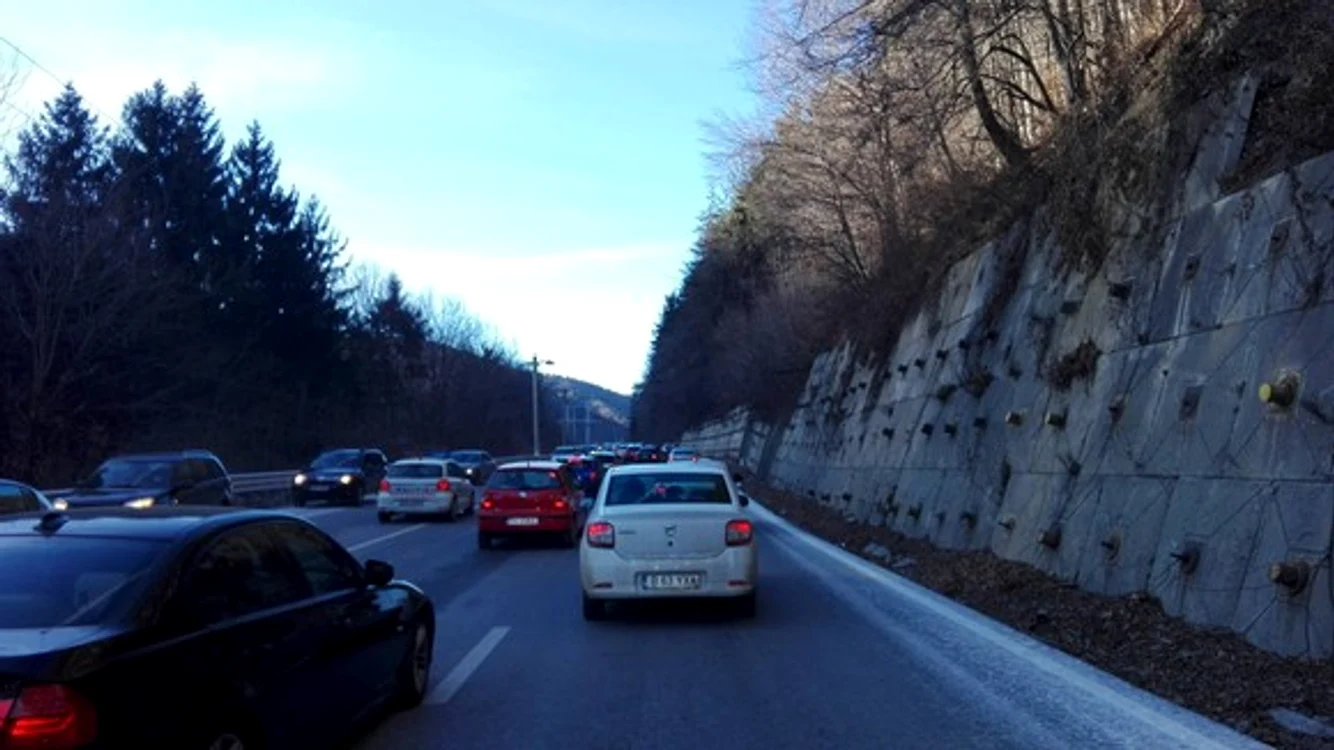 
    Trafic aglomerat pe DN1  
