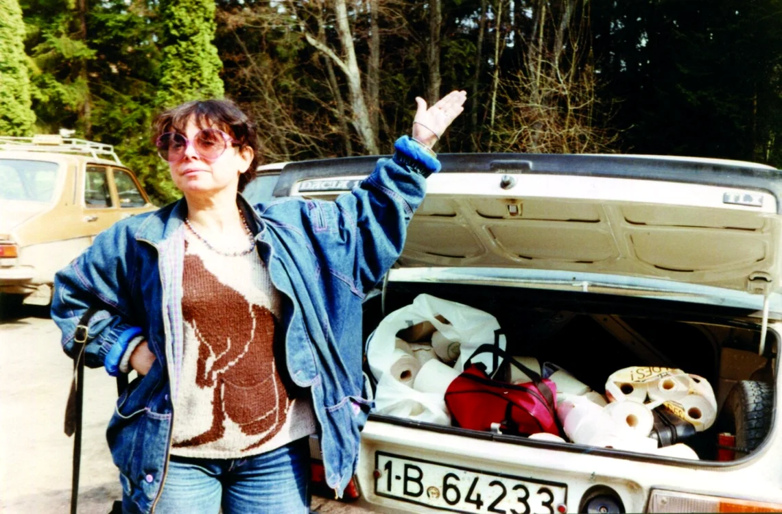 Silvia Colfescu, călătorind  în vremea comunismului             Fotografii: Arhiva personală