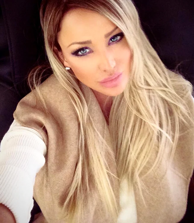 Bianca a vorbit cu reporterul emisiunii Click!Foto Click! de la Prima Tv