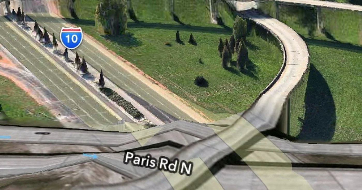 Poate cei care îi căutau pe supravieţuitori au folosit Apple Maps.