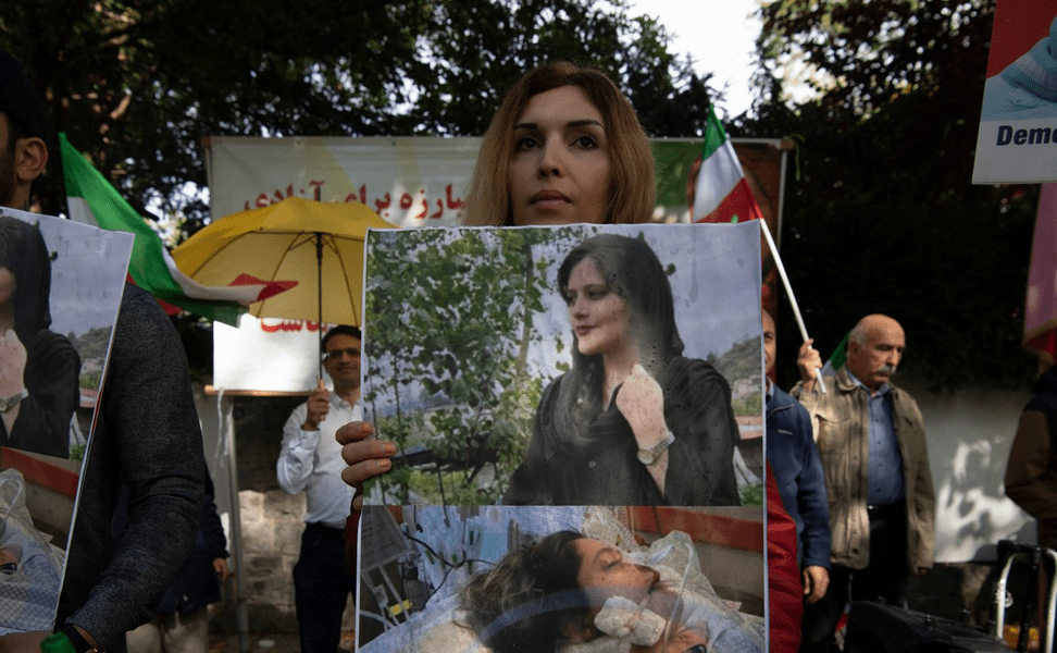Iran: Cel puţin 35 de persoane decedate de la începutul manifestaţiilor