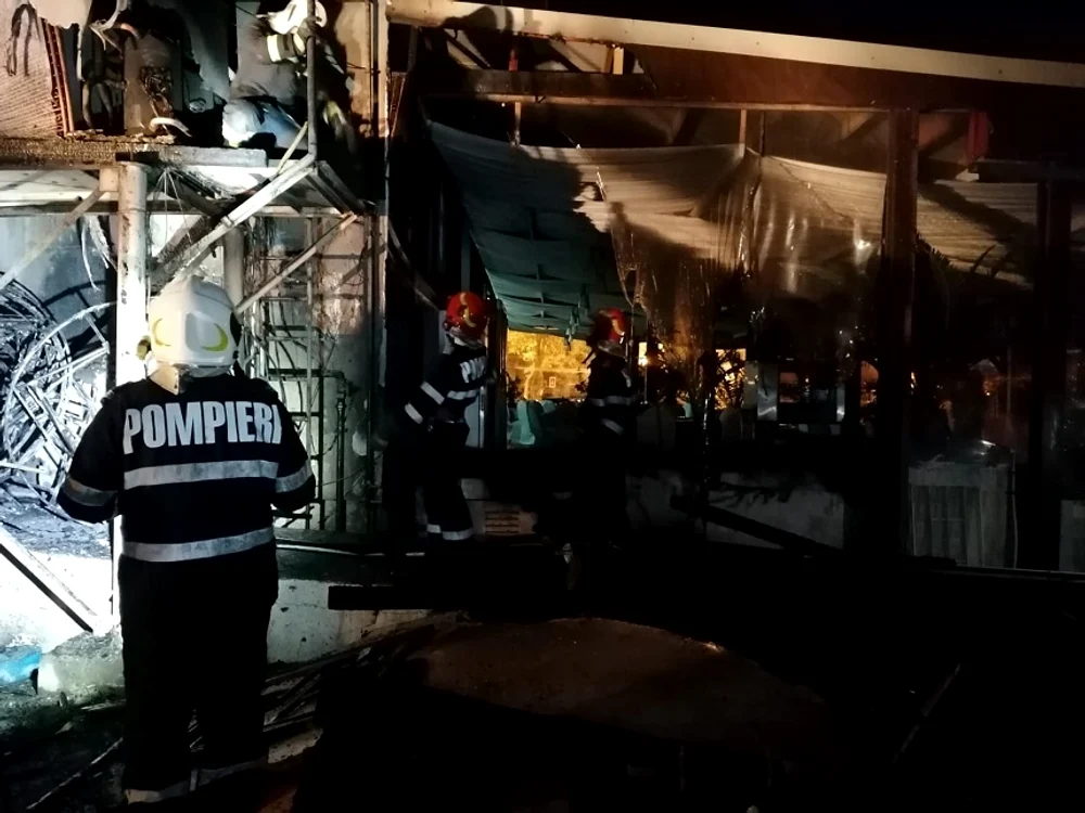 
    Un incendiu a izbucnit la un hotel în Mamaiafoto: news.ro  