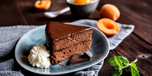 Tort Sacher Foto shutterstock 696069901 jpg