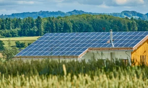 multe fotovoltaice pe un acoperis intreg  Foto Pixabay jpg