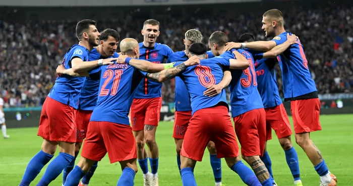 Roș-albaștrii, show în fața lui Aberdeen. Foto Facebook FCSB