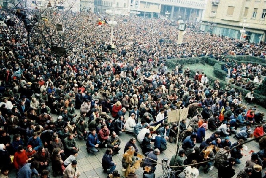 17 decembrie: Zi de doliu în Timișoara. Forțele de represiune au început să tragă în manifestanți în timpul Revoluției