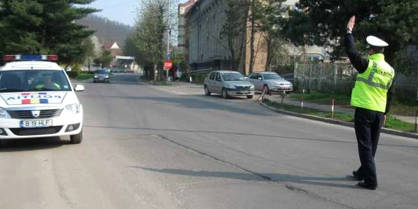 Poliţiştii au efectuat un control în trafic