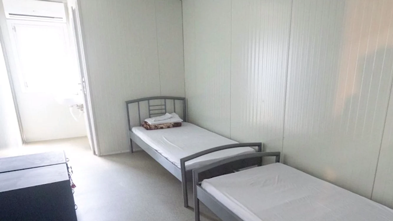 Interiorul spitalului modular-secția externă de la Victor Babeș