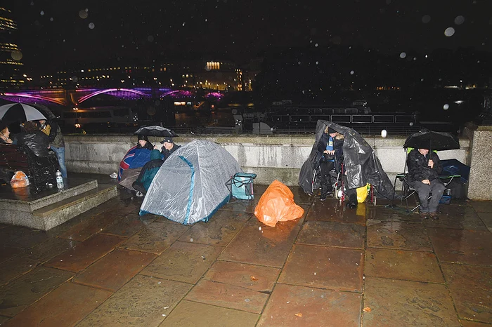 Au avut de îndurat multă ploaie,  dar nimeni nu a plecat acasă. Foto: Profimedia