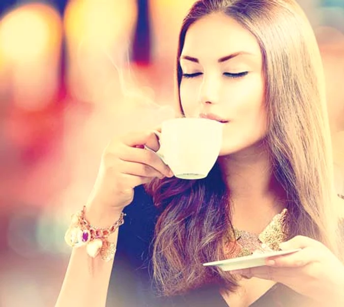 Riscul apariţiei diabetului de tip II scade cu 11 procente în cazul persoanelor care beau o ceaşcă şi jumătate de cafea
