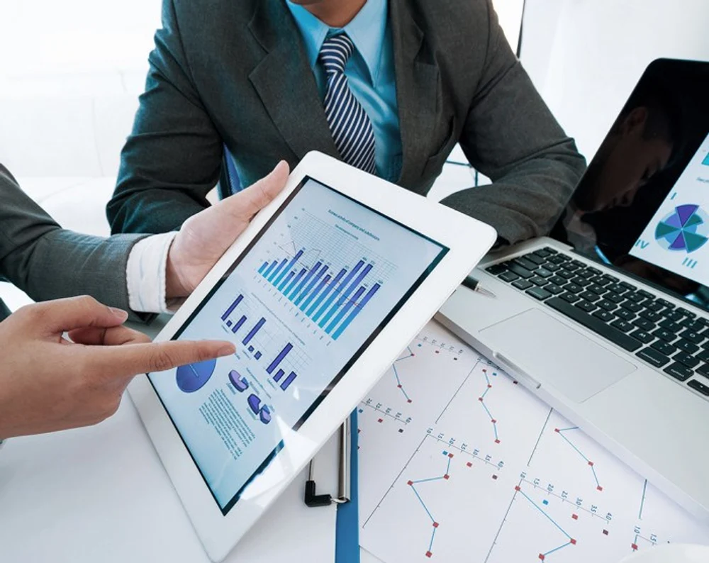 Consumul sau investițiile? O falsă dezbatere despre modelul economic al României