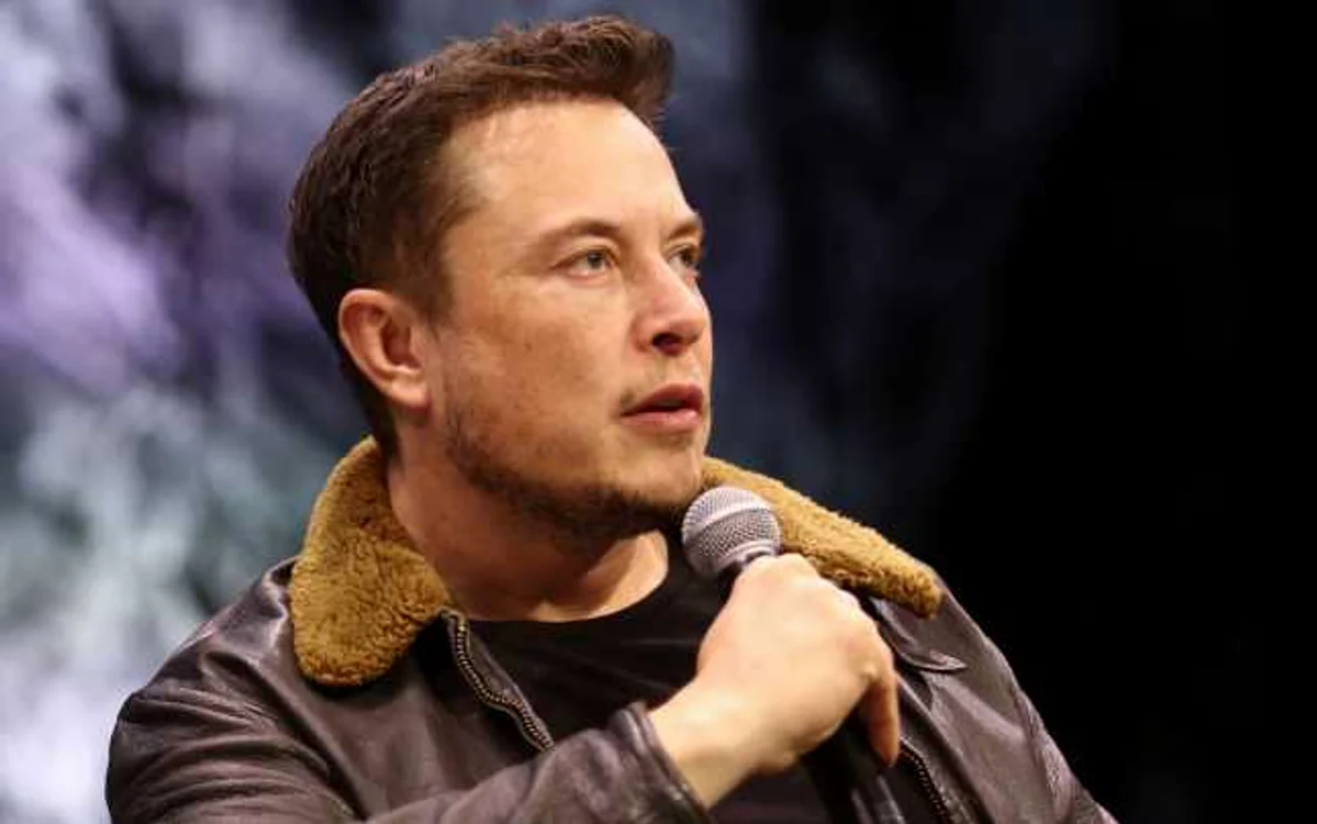 
    Elon Musk, omul din spatele companiei Tesla, este unul dintre cei mai bogați oameni din lume   