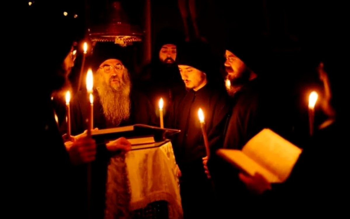 În Săptămâna Luminată se fac rânduieli speciale la slujbefoto: crestinortodox.ro