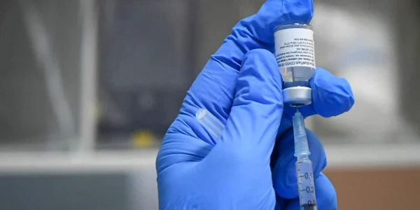 vaccinare flacon vaccin pfizer biontech seringa foto mediafax andreea alexandru