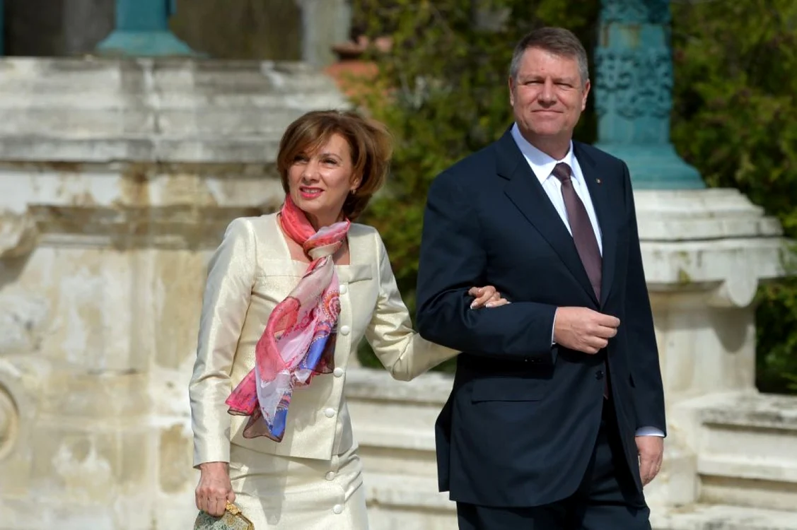 Preşedintele Klaus Iohannis, alături de soţia acestuia FOTO Mediafax