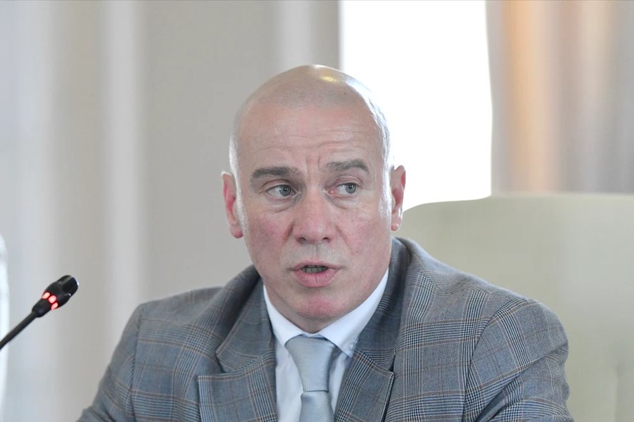 Minister za kulturo Demeter Andras Istvan je povzročil razburjenje v vladi