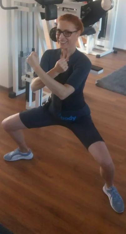 Monica Davidescu sport la sala (10) jpeg