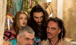 Carismaticului actor îi place tot ce se întâmplă pe platoul de filmare: rolul său, interacțiunea cu ceilalți actori și prieteni, relația pe care o are cu Petre Năstase