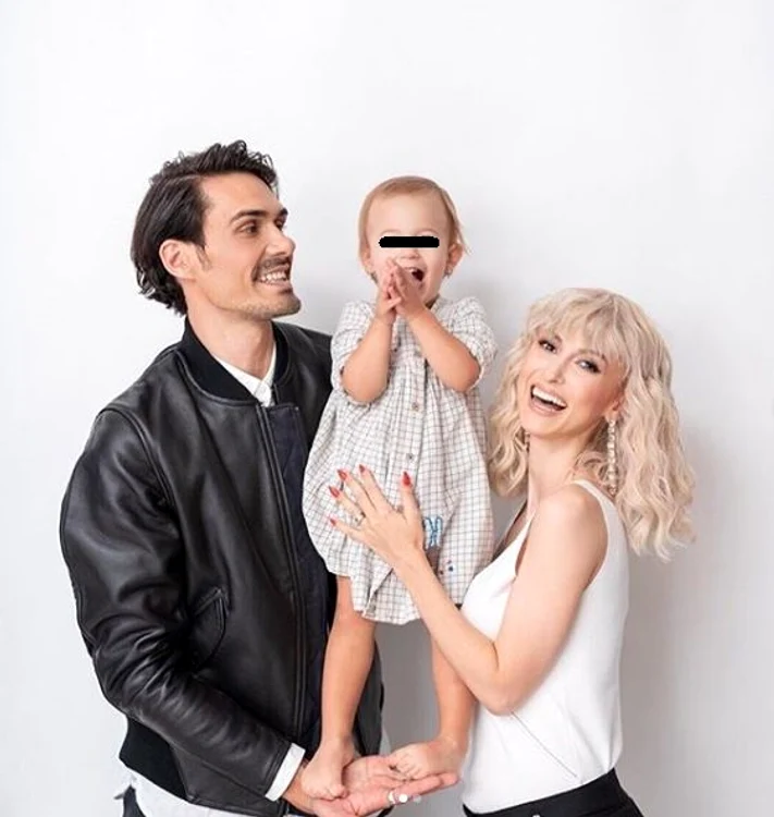 Andreea Bălan urmează să-i aducă acasă Ellei o surioră
