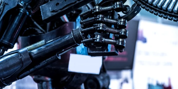 Robot arma FOTO Shutterstock