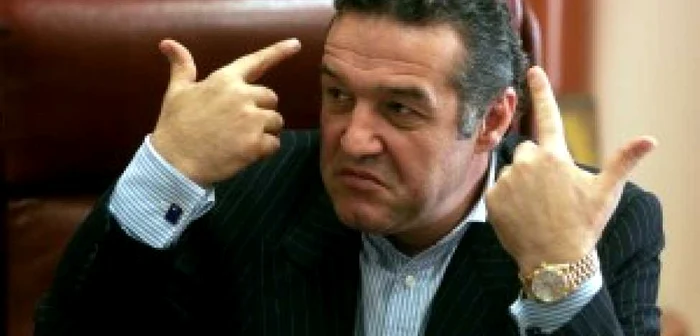 Becali nu vrea să mai apară atât de des în mass-media din România