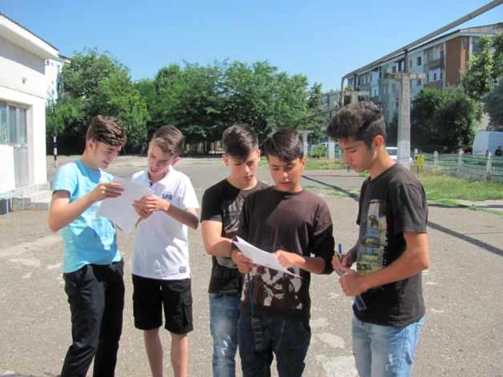 Confruntarea rezolvarii subiectelor, dupa examenul de Capacitate