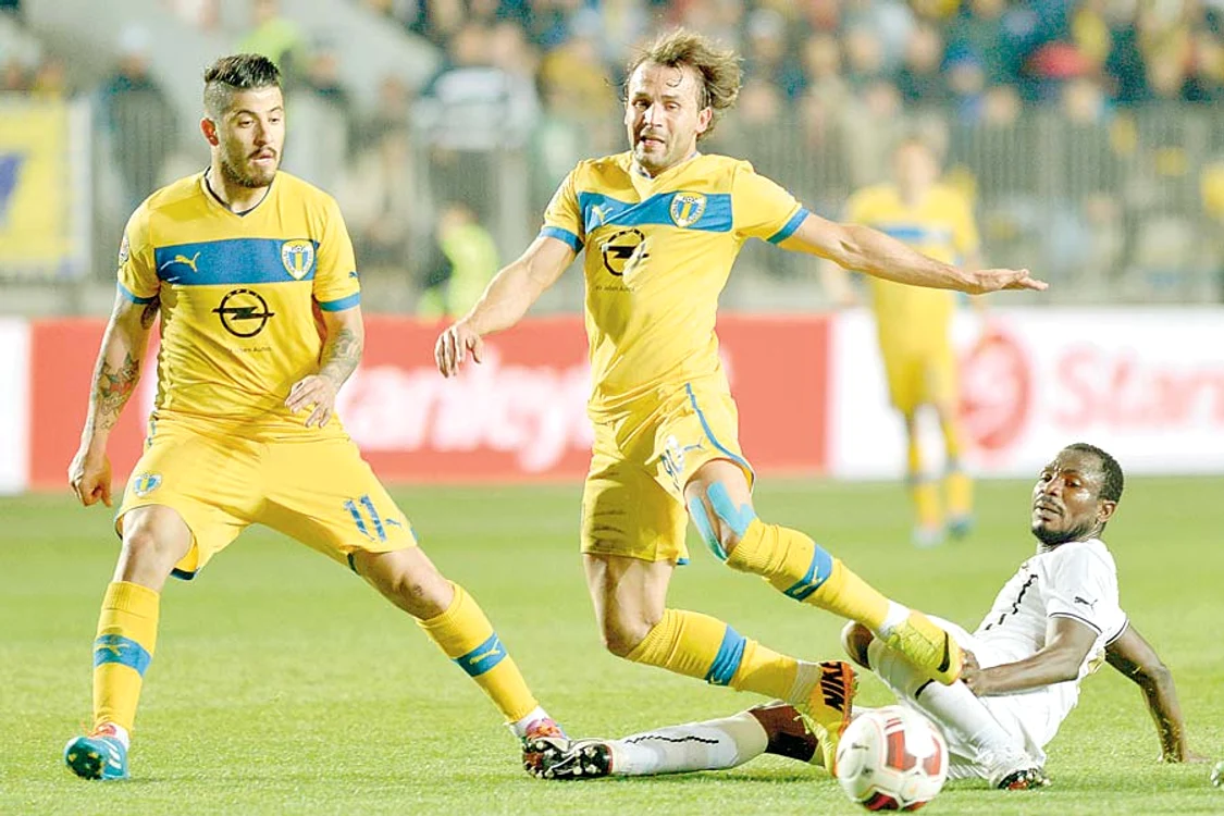 
    Petrolul (Foto: Răzvan Păsărică)  