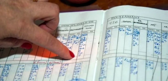 Reacţia unor părinţi sau chiar profesori faţă de notarea orei de Religie
şi influenţa acesteia la media generală a elevilor este una de frustrare.