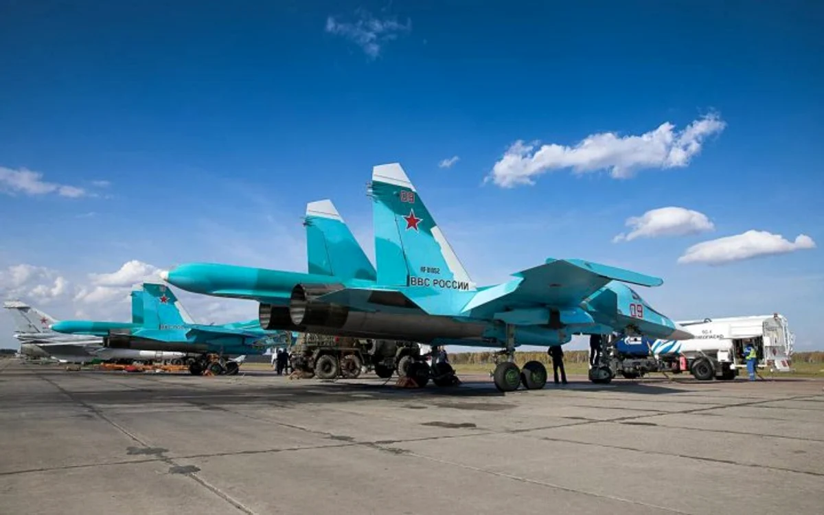 Avioane de vânătoare Su-34 pe Aerodromul Morozovsk. FOTO Telegram