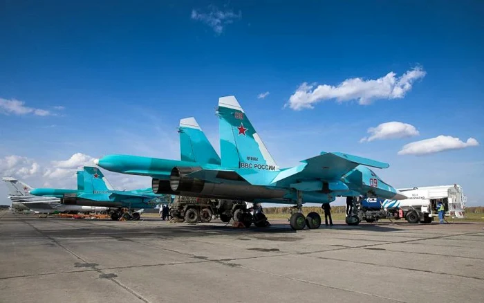 Avioane de luptă rusești pe aerodromul Morozovsk/ FOTO: Telegram