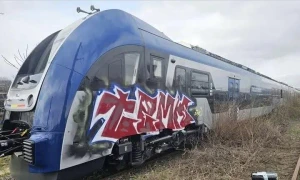 tren nou produs de pesa vandalizat înainte de a transporta v0 ohzhl6yl7yrg1 webp