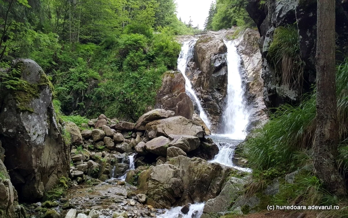 Cascada Lolaia. FOTO: Daniel Guţă. ADEVĂRUL.