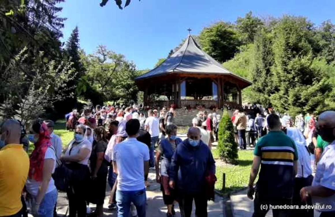 manastirea prislop foto daniel guta adevarul 