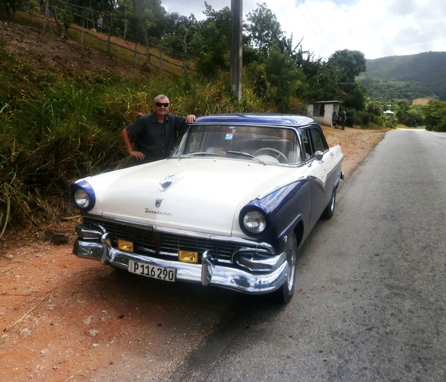 Găini cubaneze, Hemingway şi un elveţian din Kirghizia jpeg