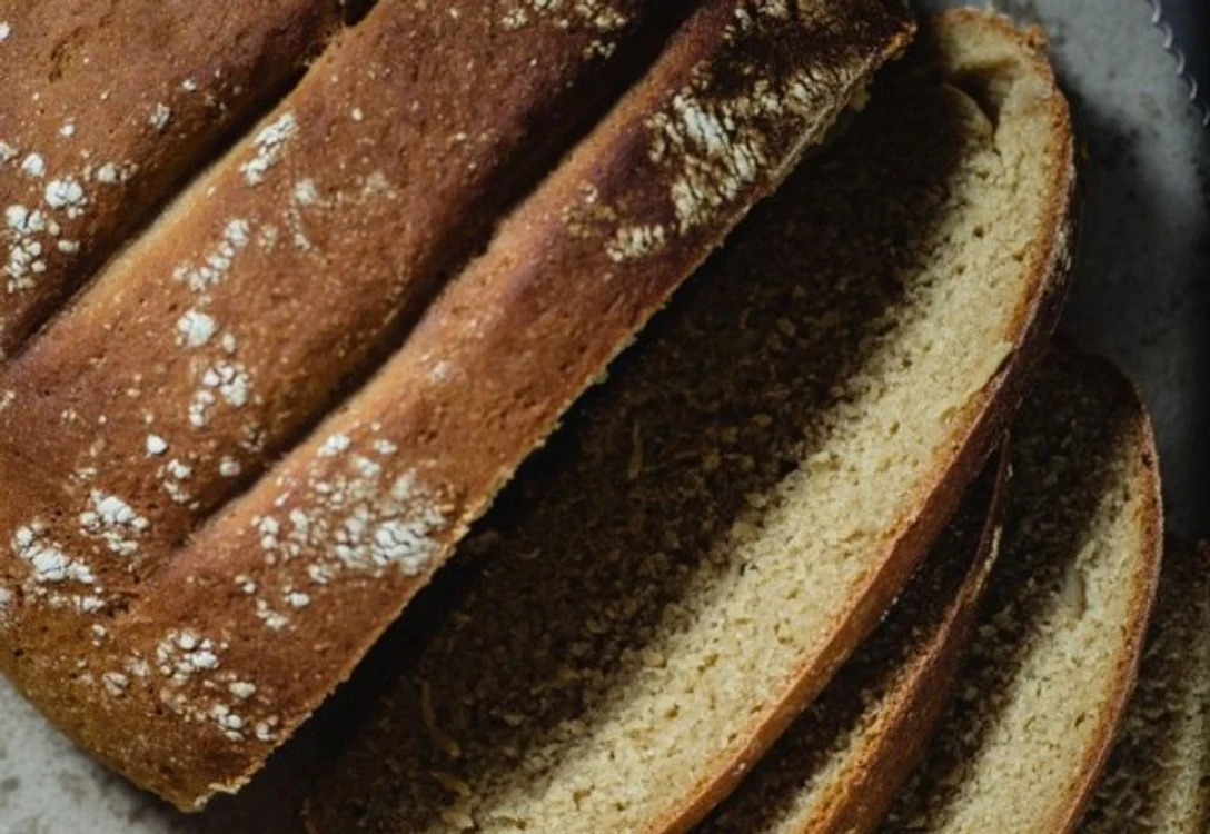 paine de casa cu faina neagra jpeg