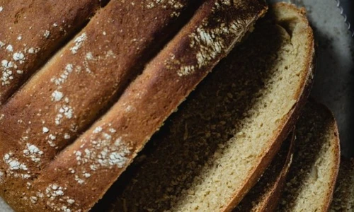 paine de casa cu faina neagra jpeg