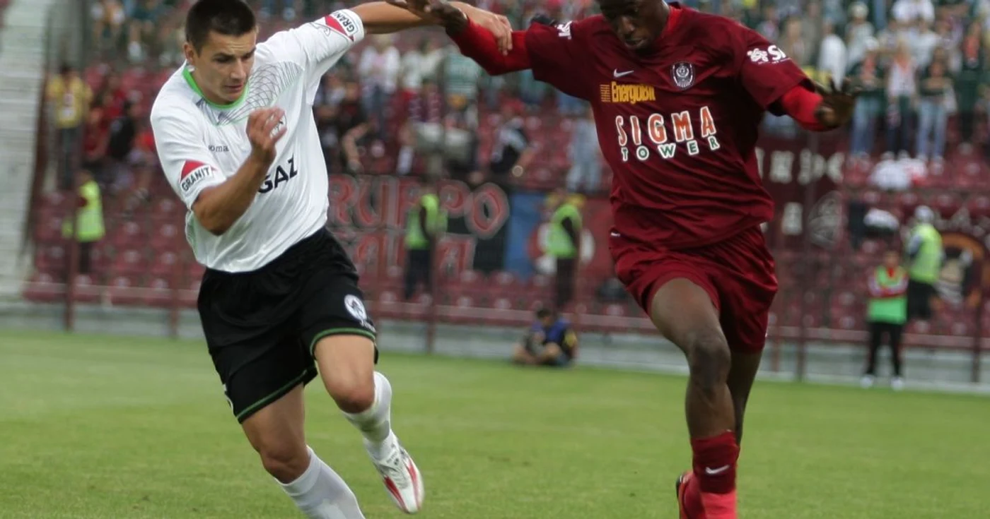Traore (dreapta) este cel mai curtat jucător din Liga I