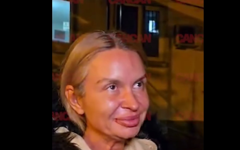 Femeia care a atacat-o cu ranga pe senatoarea POT Valentina Aldea: „Este amanta soțului meu. E o luptă continuă între mine și ea”. Agresoarea, pusă sub control judiciar