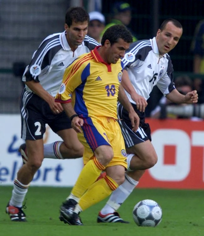 Gică Hagi în meciul cu Germania de la Euro 2000