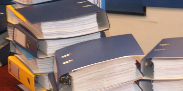Arhivele fostelor fabrici conţin un kilometru liniar de dosare 