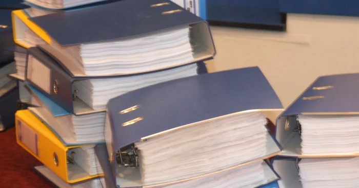 Arhivele fostelor fabrici conţin un kilometru liniar de dosare