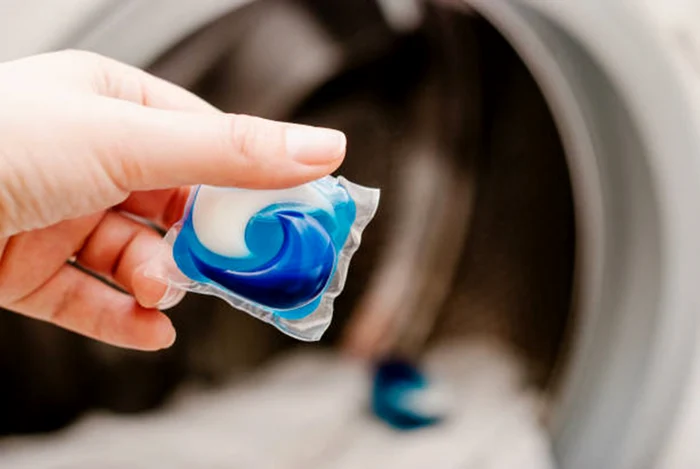 Capsulele cu detergent pot provoca probleme în unele situații / foto: IStock